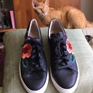 Skechers size 11 sneakers